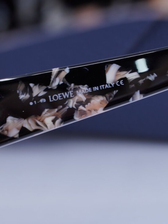 Loewe LW40034U 55S Shield Sunglasses – Colored Havana \\ Bordeaux main image 8